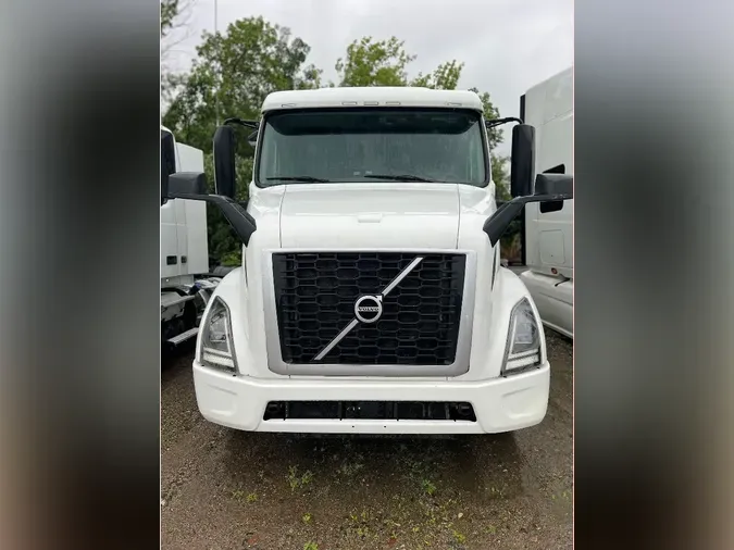 2019 VOLVO VNR64T640