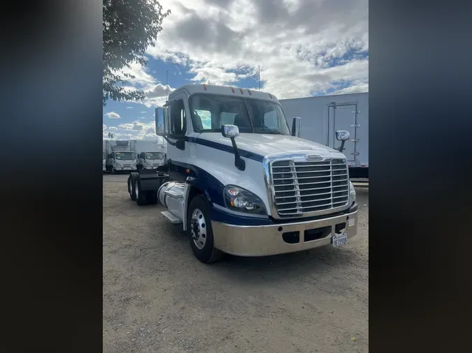 2018 FREIGHTLINER/MERCEDES CASCADIA 125