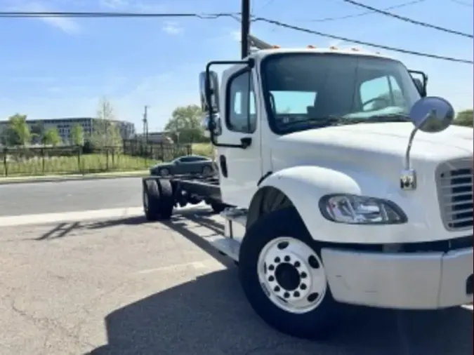2019 FREIGHTLINER/MERCEDES M2 106