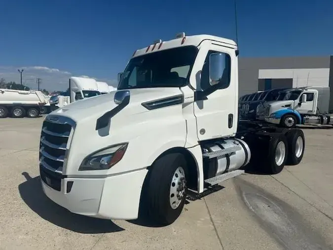 2023 Freightliner Cascadia11fe6bfbf37f83dfdd2e3b5c0bde9c4b