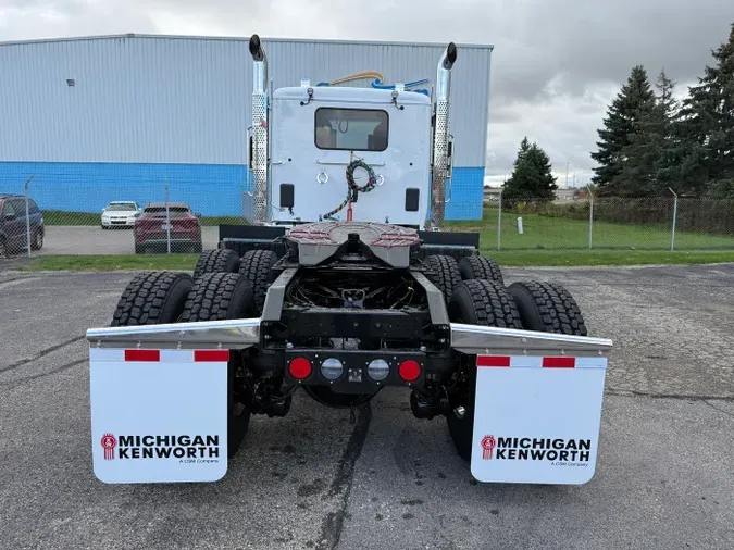 2026 Kenworth T880