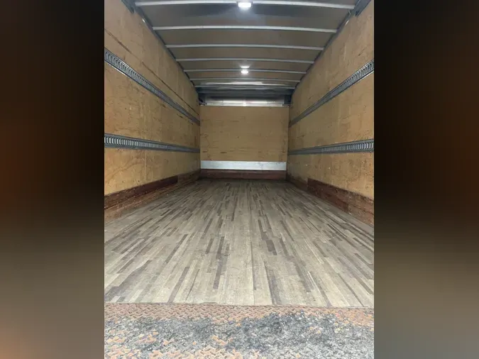 2017 FREIGHTLINER M2 106