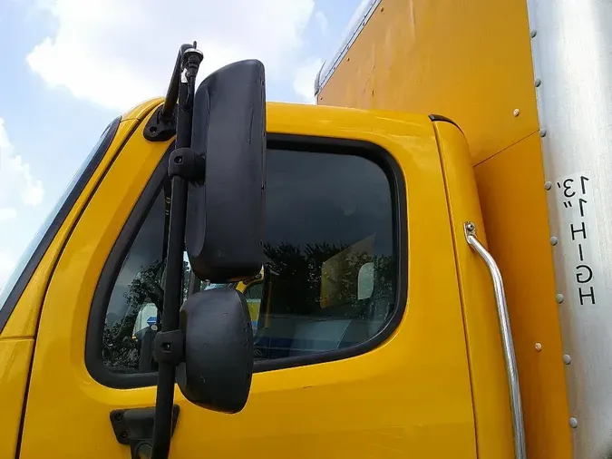 2019 FREIGHTLINER M2 100