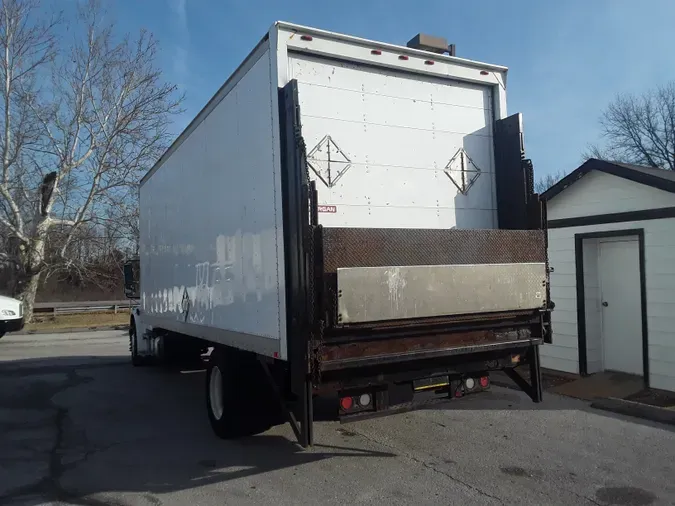 2013 FREIGHTLINER/MERCEDES M2 106