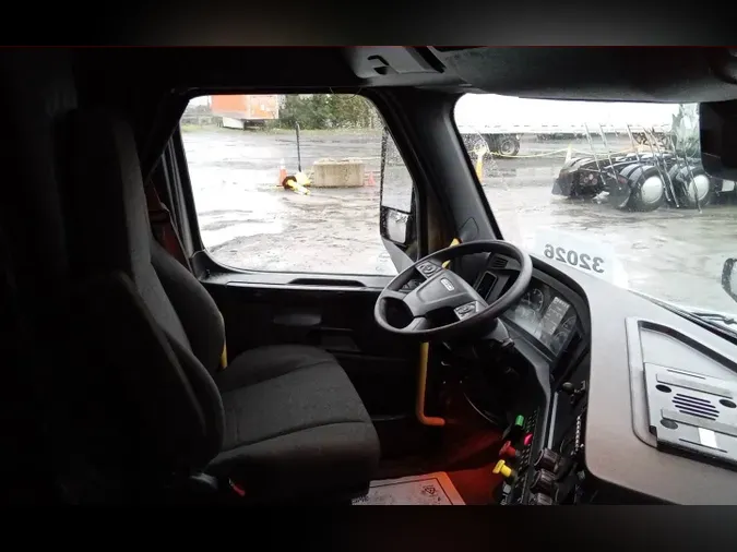 2024 Freightliner Cascadia 126120928e5c8c3e5f62a1f0f207b944f2f