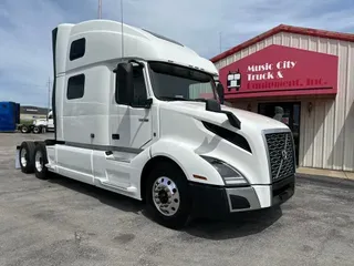 2022 VOLVO VNL64T860