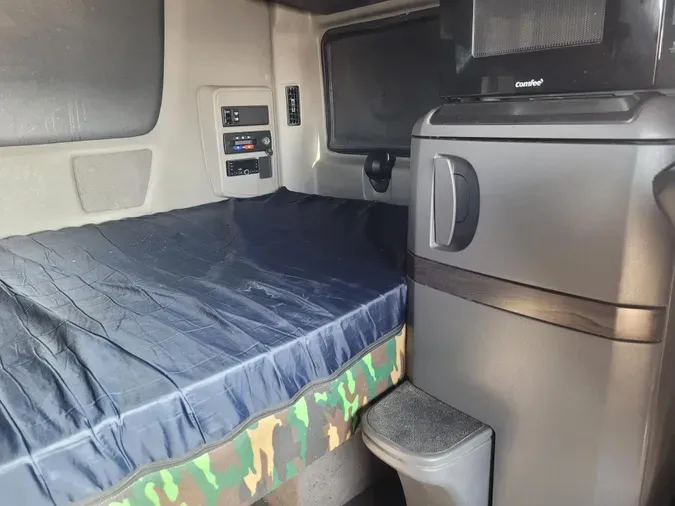 2023 International LT625