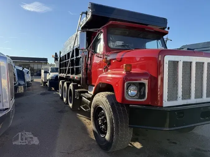 1995 INTERNATIONAL S2600