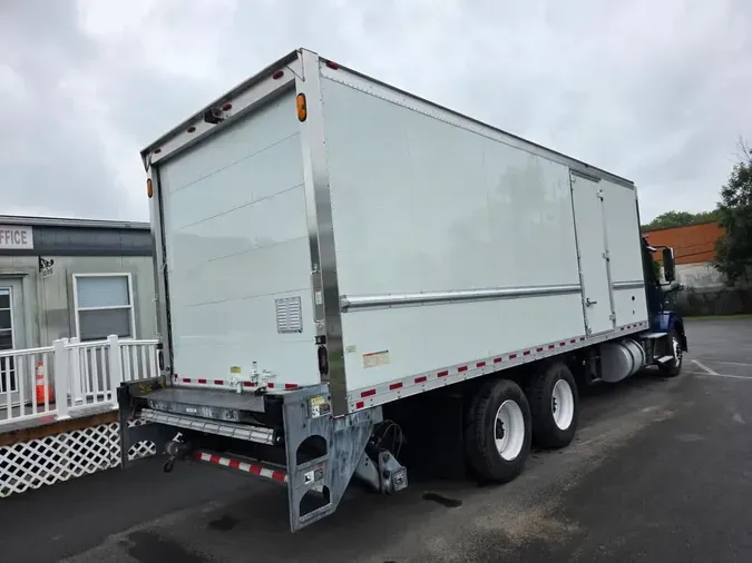 2018 VOLVO VNL64-300