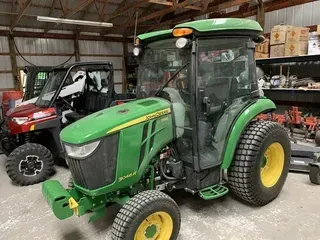 2017 John Deere 3046R