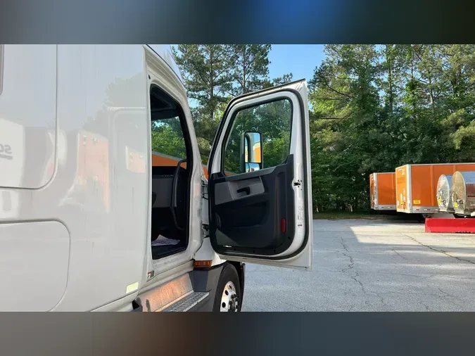 2022 Freightliner Cascadia