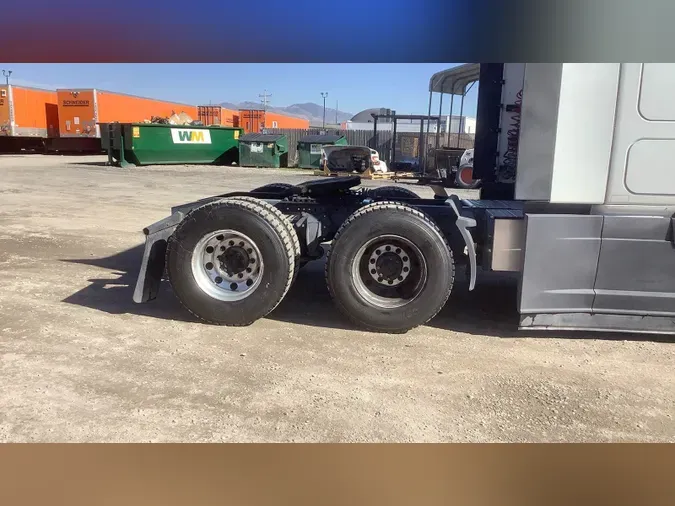 2022 Freightliner Cascadia 1261219678ad5b1670038267a5e1708a70b