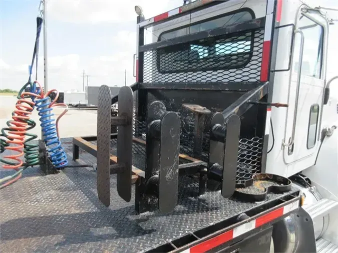 2013 PETERBILT 337
