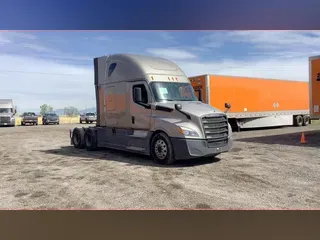 2020 Freightliner Cascadia