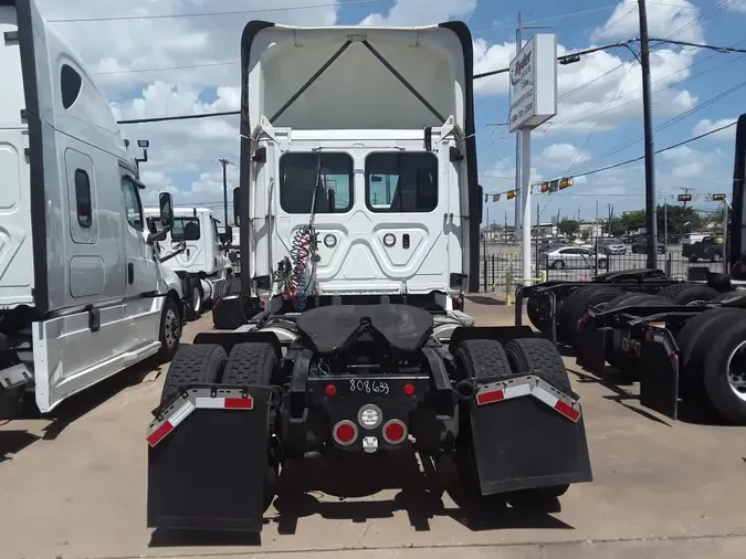 2019 FREIGHTLINER CASCADIA 113