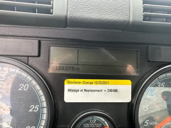 2017 FREIGHTLINER CASCADIA 113