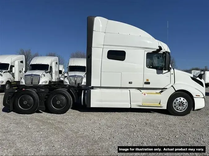 2021 VOLVO VNL740