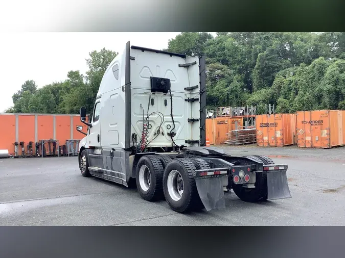 2020 Freightliner Cascadia 126