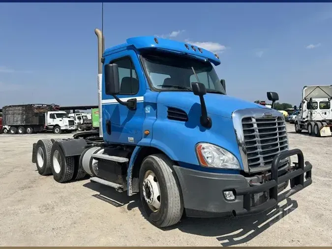 2016 FREIGHTLINER CASCADIA 113