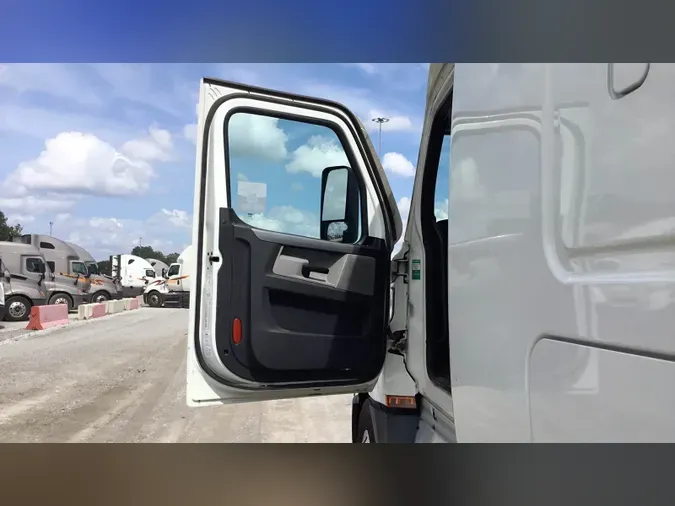 2021 Freightliner Cascadia 12612245a7f14442d2e349d7ed95ca9597c