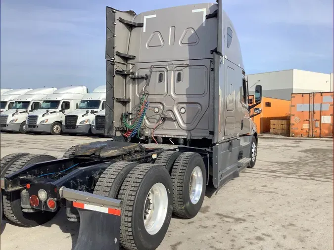 2023 Freightliner Cascadia