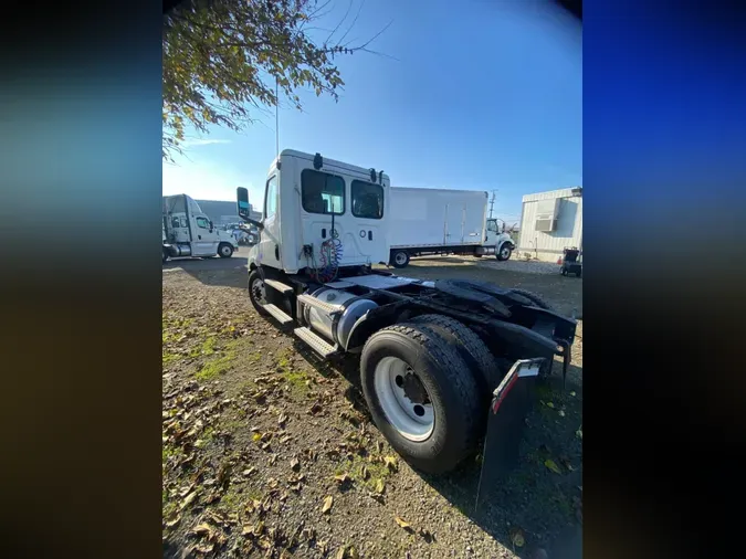 2020 FREIGHTLINER/MERCEDES NEW CASCADIA 116
