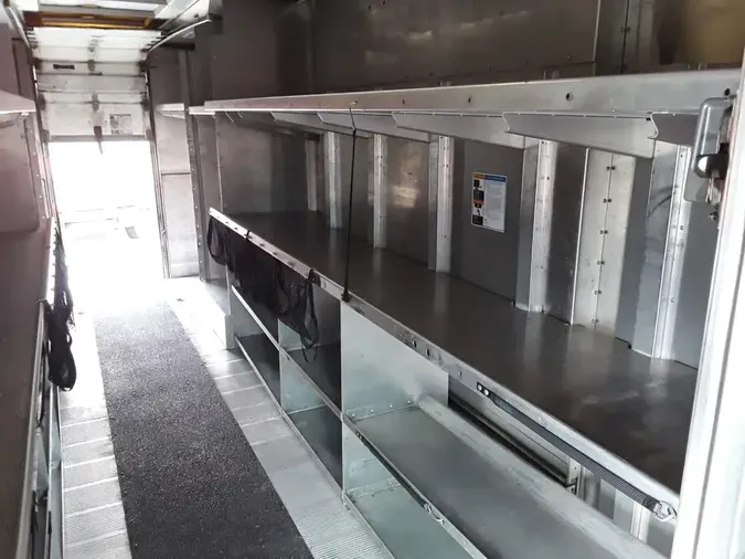 2017 FRTLR CUSTOM CHASSIS CORP MT-55 WALK-IN