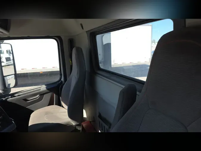 2019 Volvo VNL300
