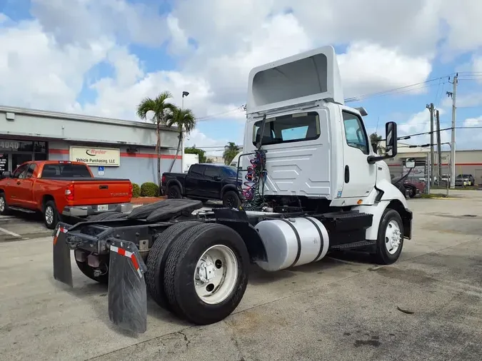 2019 NAVISTAR INTERNATIONAL RH613 DAYCAB S/A