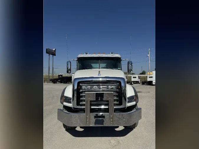 2026 MACK GR84B