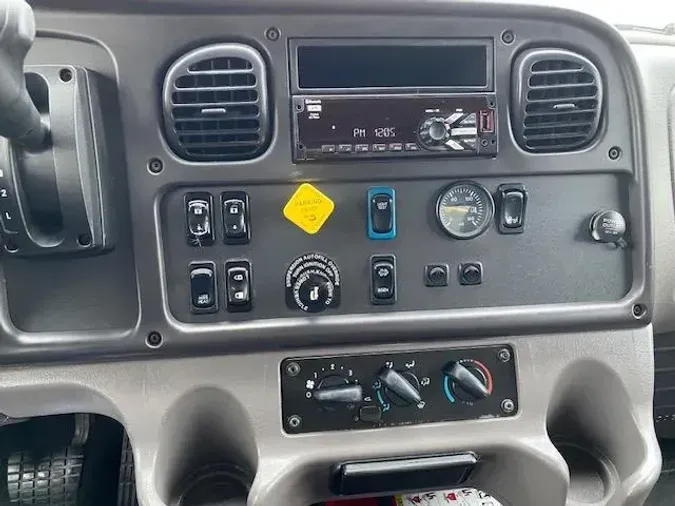 2019 Freightliner Business Class M2 106