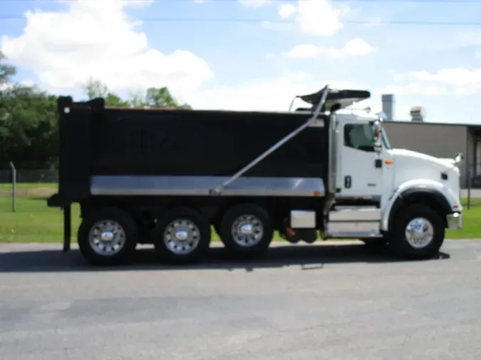 2020 International HX620