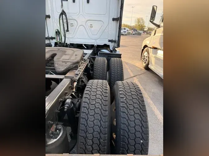 2023 Freightliner Cascadia123ad05e9fa5e97201c4eb8d3d785615