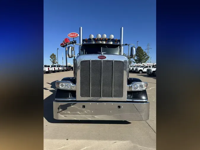 2023 Peterbilt 389