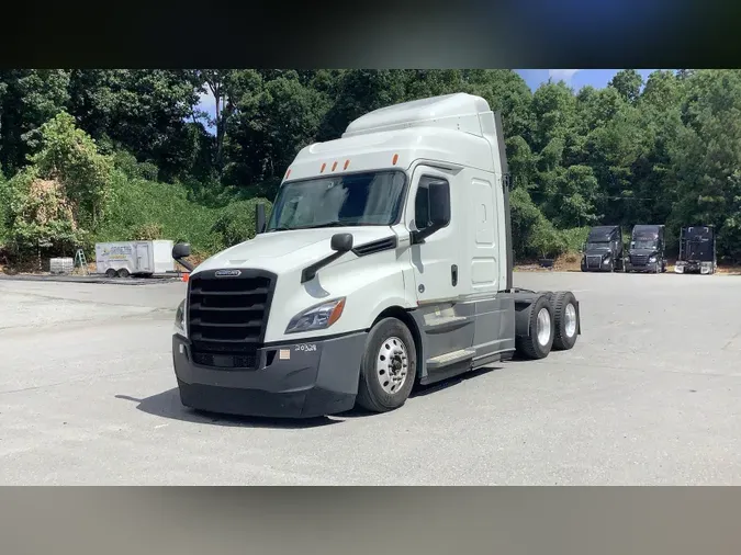 2020 Freightliner Cascadia 126