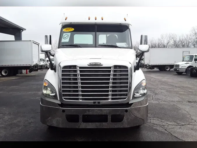 2017 FREIGHTLINER/MERCEDES CASCADIA 113