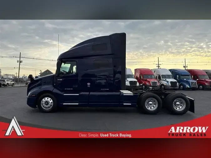 2022 VOLVO VNL760