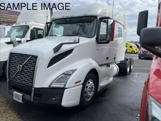 2021 VOLVO VNR740