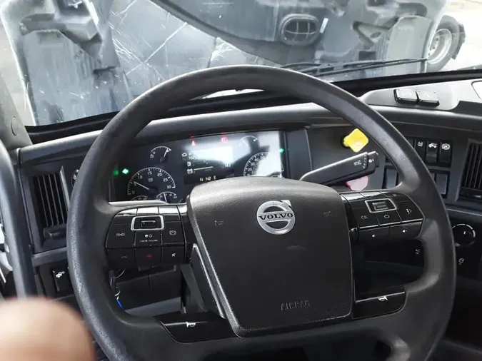 2019 VOLVO VNR42T 300
