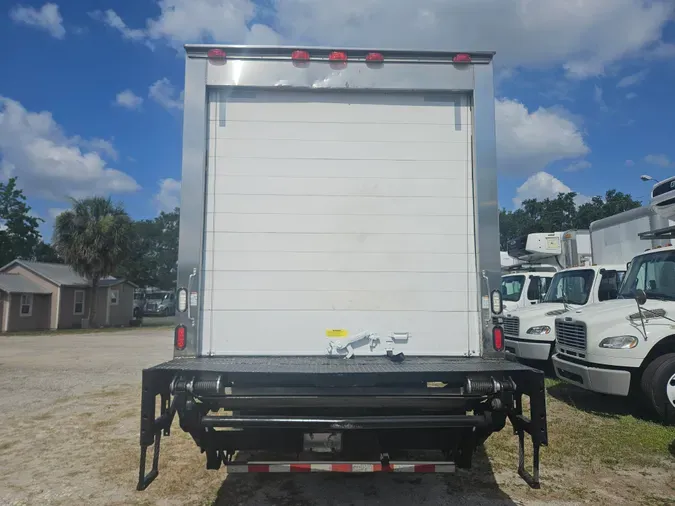 2017 FREIGHTLINER/MERCEDES M2 106