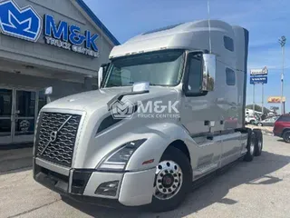 2022 VOLVO VNL64T760