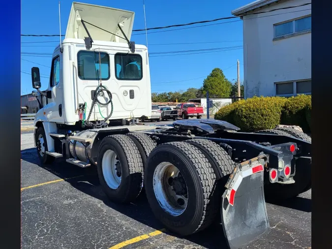 2016 FREIGHTLINER/MERCEDES CASCADIA 125