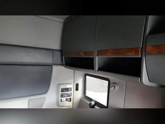 2022 INTERNATIONAL LT