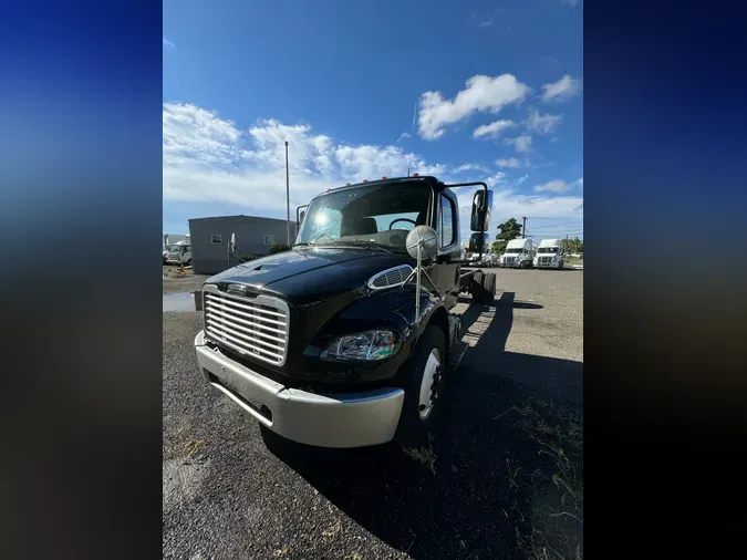 2016 FREIGHTLINER/MERCEDES M2 106