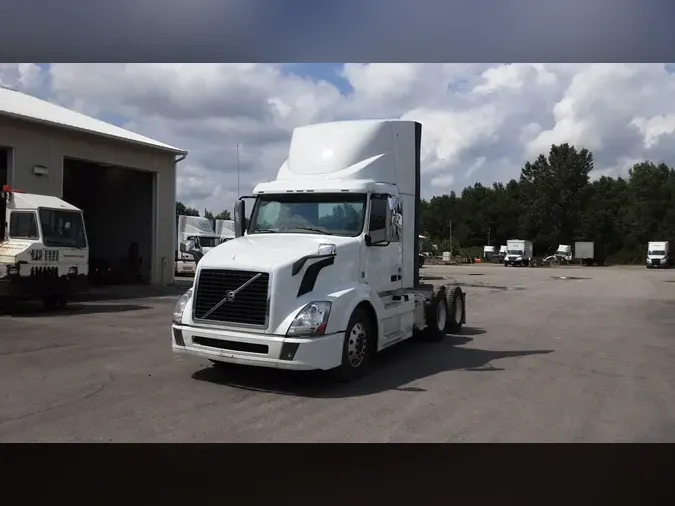 2017 Volvo VNL300