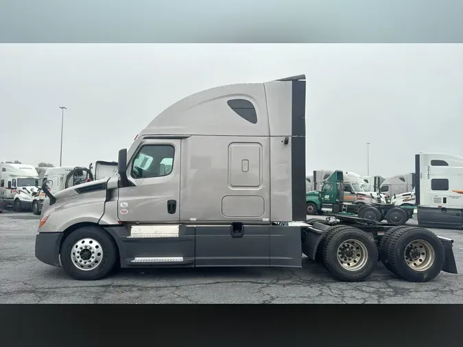 2025 Freightliner Cascadia 126