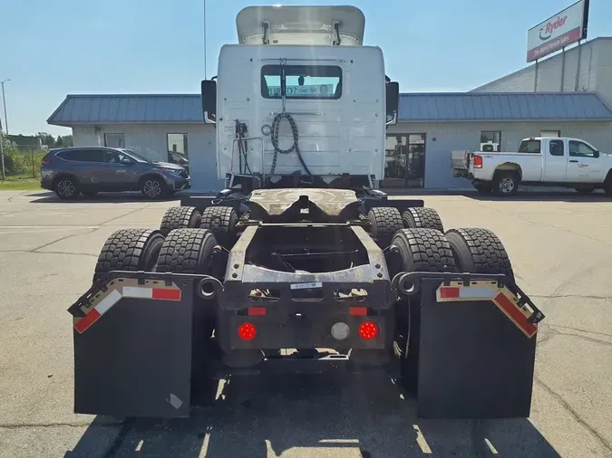 2019 VOLVO VNL64T-300