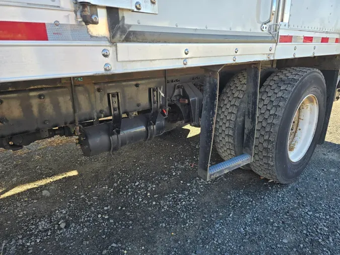 2017 FREIGHTLINER/MERCEDES M2 106