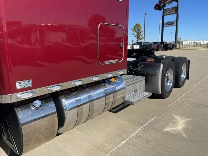 2024 Peterbilt 389