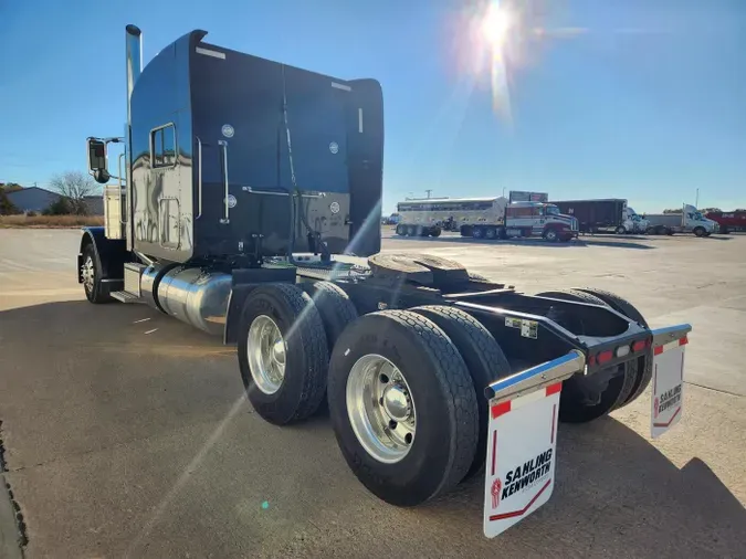 2023 Peterbilt 389